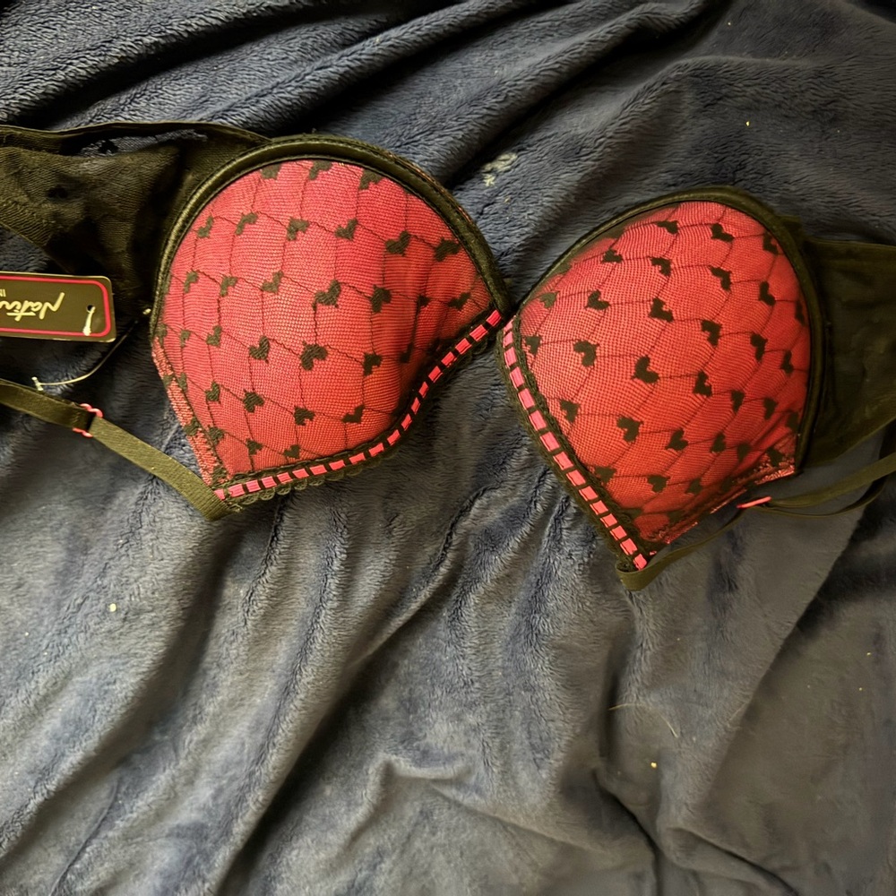 Chic Black and Red Heart Pattern Bra, new with tag Nature Intimates, 34 C